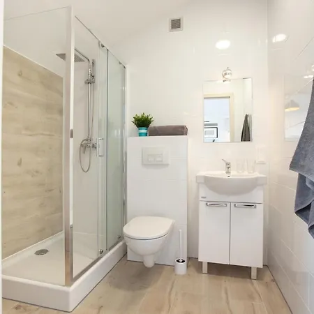 Aleja Roz Apartment